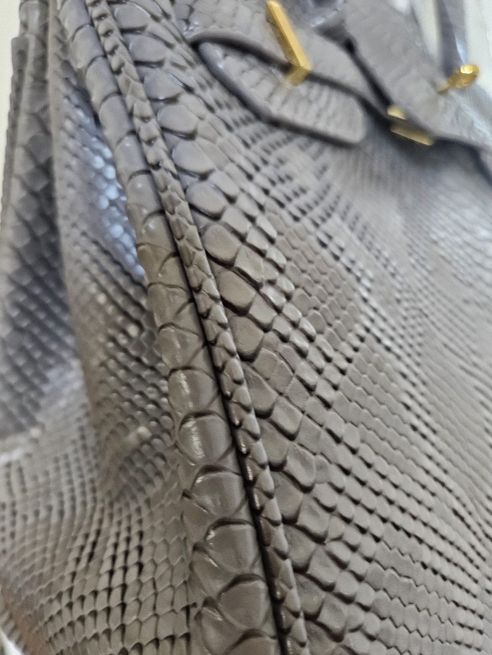 BRAND NEW & NEVER WORN Gray Python-Embossed Top-Handle Satchel + Extra Strap Inc - Picture 9 of 10